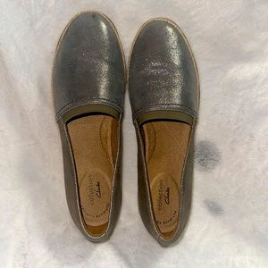 CLARKS COLLECTION Serena Paige 7M Mettalic Leather Upper Man Made Sole NWT